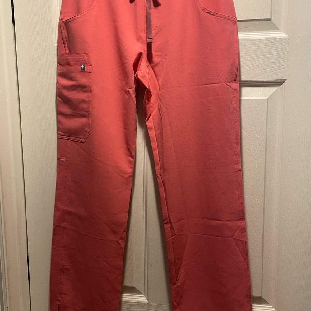 Figs Women's Desert Rose scrub Pants & Top